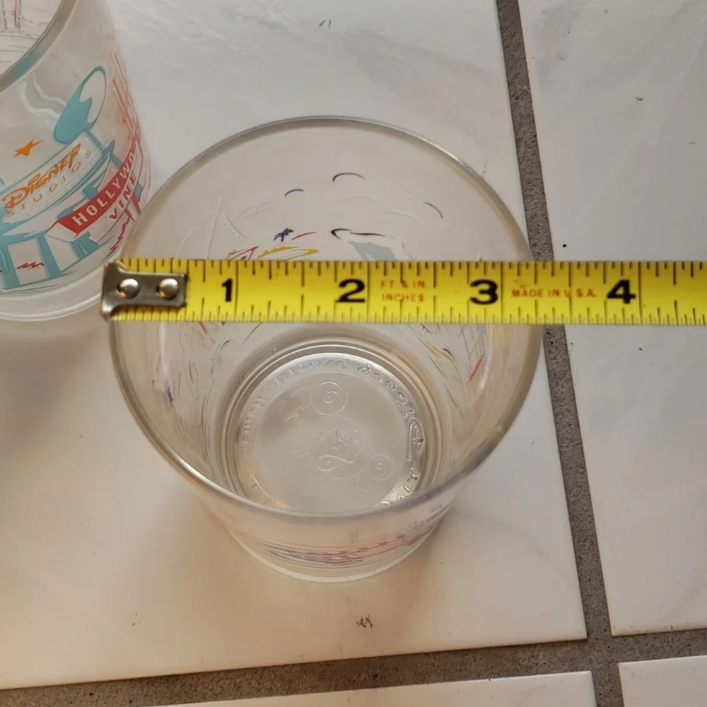 Vintage rare hard to find set of McDonalds Disney years of magic tumblers (3) - Picture 7 of 8